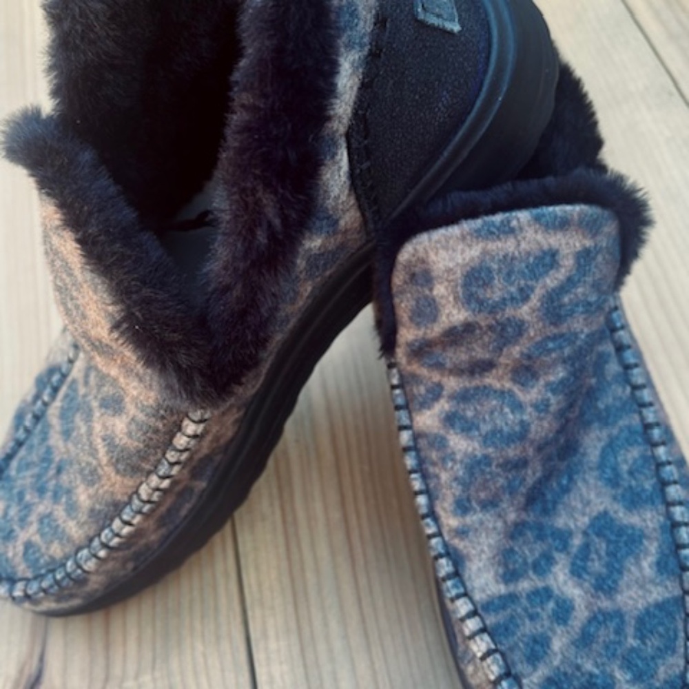 Women's Hey Dude - Denny Leo Nut - Brown Leopard Slipper / Booties 11